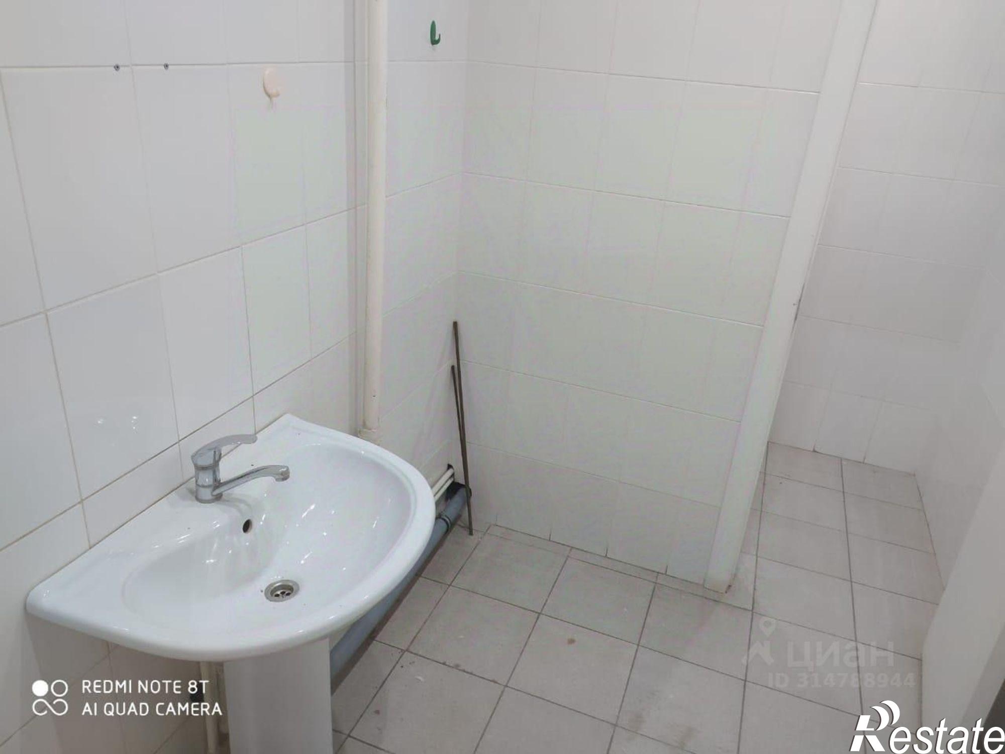 Купить офис, помещение под офис за 23 928 000 рублей на Соборная площадь, 2