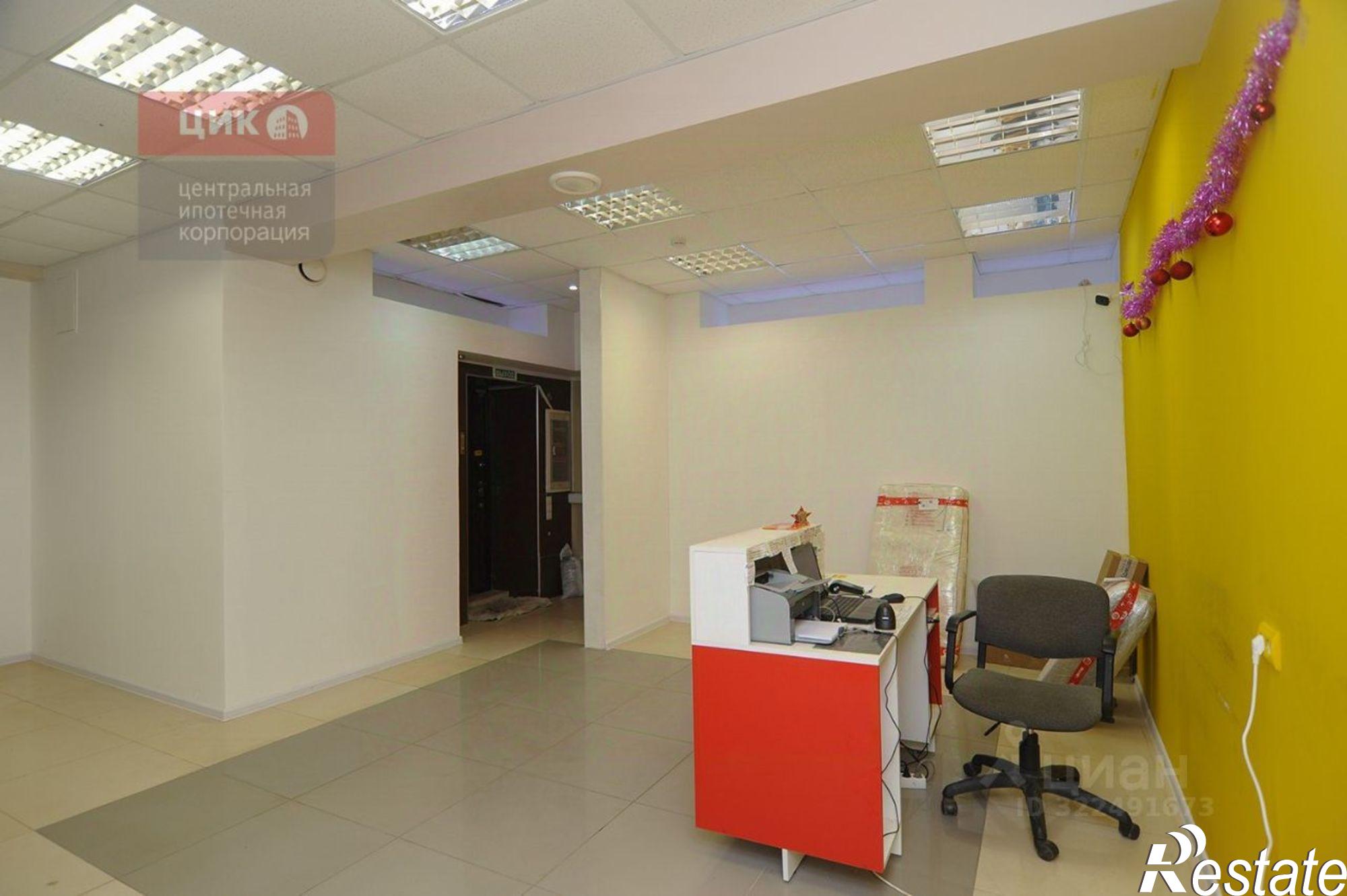 Сдать торговое помещение за 29 919 рублей на Большая улица, 94 к1