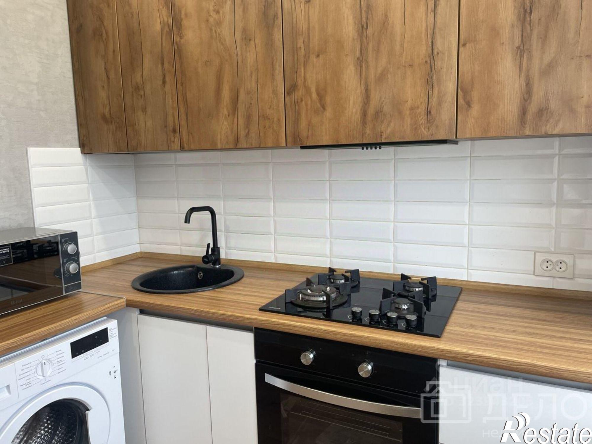 Купить квартиру за 5 000 000 рублей на пл Димитрова, 3