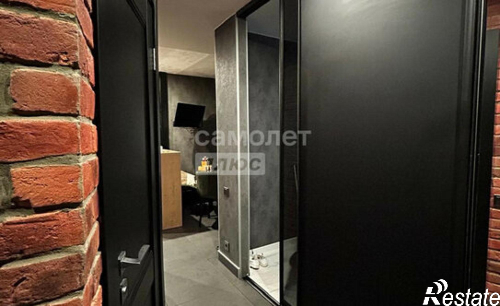 Купить квартиру за 5 500 000 рублей на Подгорная улица, 4