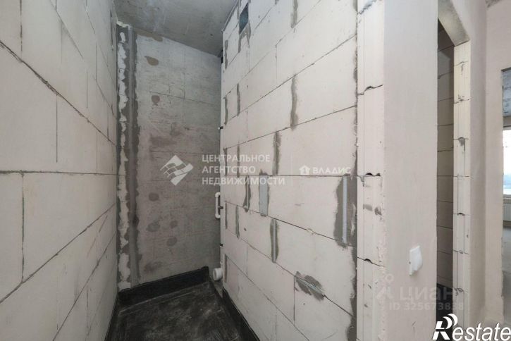 2-комн квартира улица Александра Полина, 3
