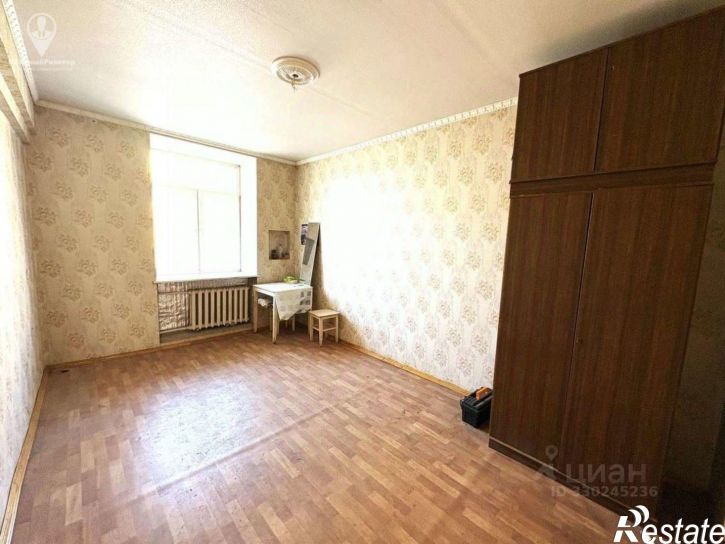 4-комн квартира ул Есенина, 37/2,  д. 37/2
