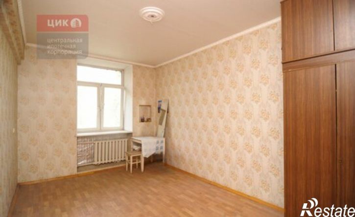 4-комн квартира улица Есенина, 37/2,  д. 37/2