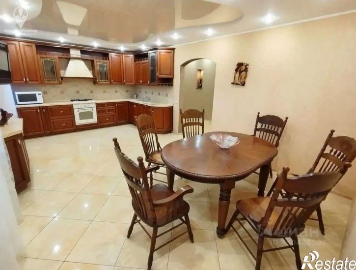 3-комн квартира Комбайновая улица, 24,  д. 24