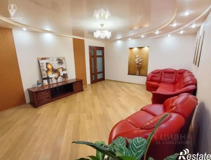 3-комн квартира Комбайновая улица, 24,  д. 24