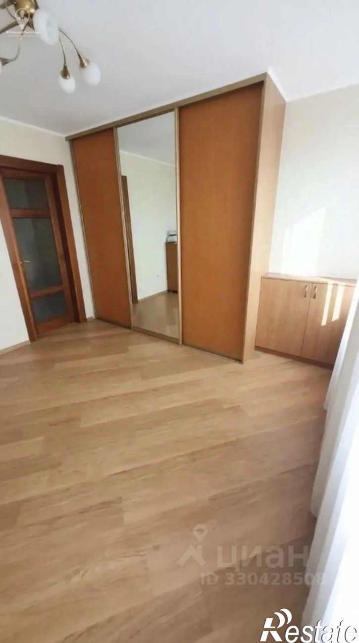 3-комн квартира Комбайновая улица, 24,  д. 24