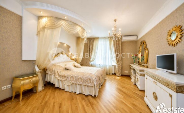 4-комн квартира ул Сенная, 10,  д. 10