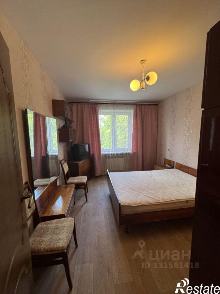 2-комн квартира ул Сельских Строителей, 3е,  д. 3е