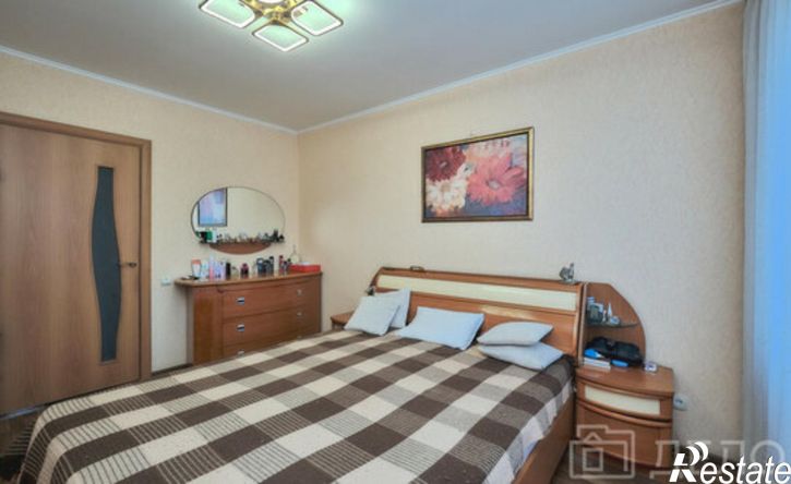 4-комн квартира улица Стройкова, 25,  д. 25