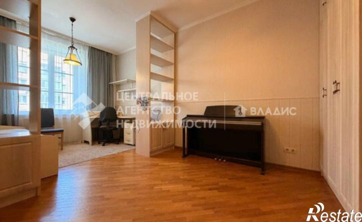3-комн квартира Подгорная улица, 17,  д. 17