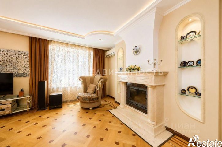 4-комн квартира Сенная улица, 10,  д. 10