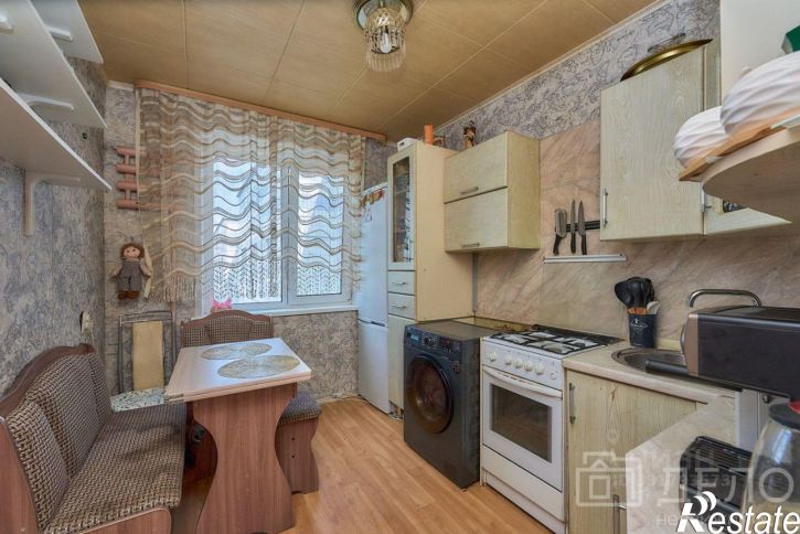 4-комн квартира ул Сельских Строителей, 1в,  д. 1в
