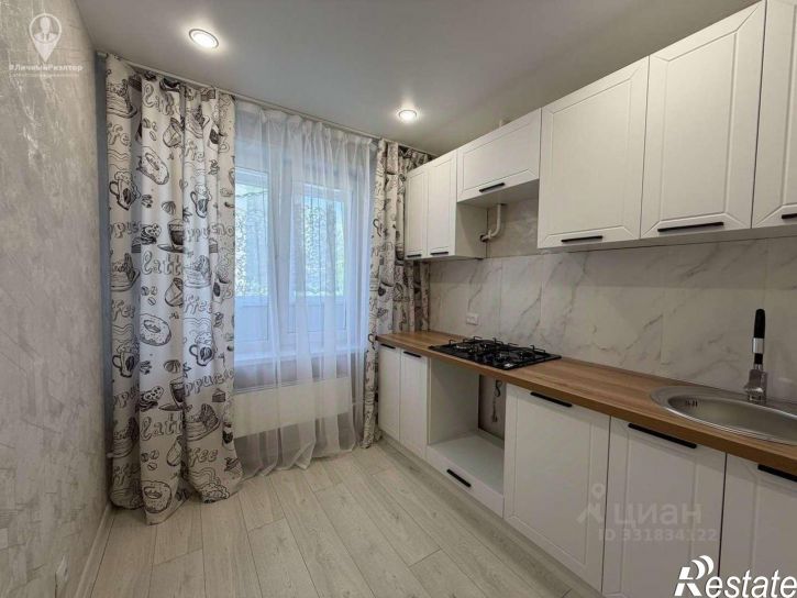 2-комн квартира ул Сельских Строителей, 1 3,  д. 1 3,  к. 3
