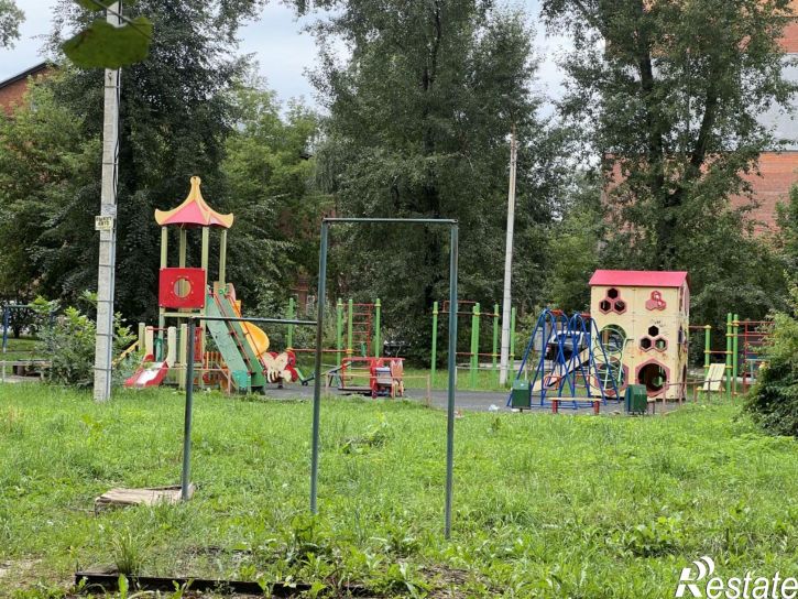 3-комн квартира микрорайон Октябрьский городок, 21