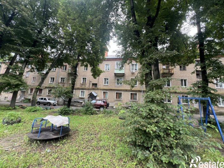 3-комн квартира микрорайон Октябрьский городок, 21