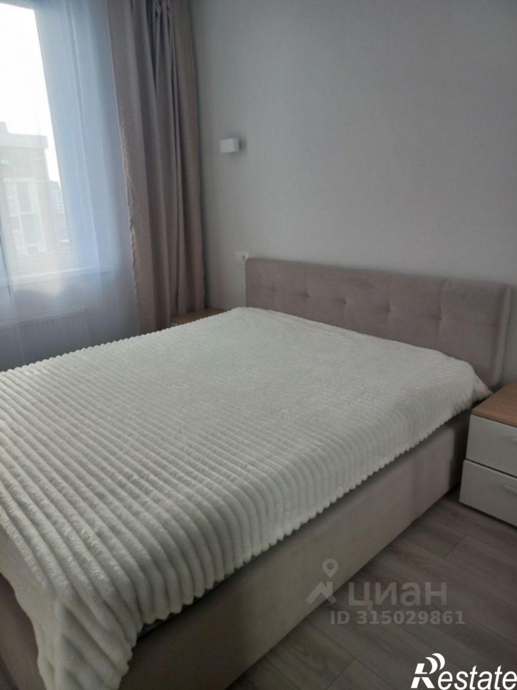 2-комн квартира ул Земнухова, 3,  д. 3