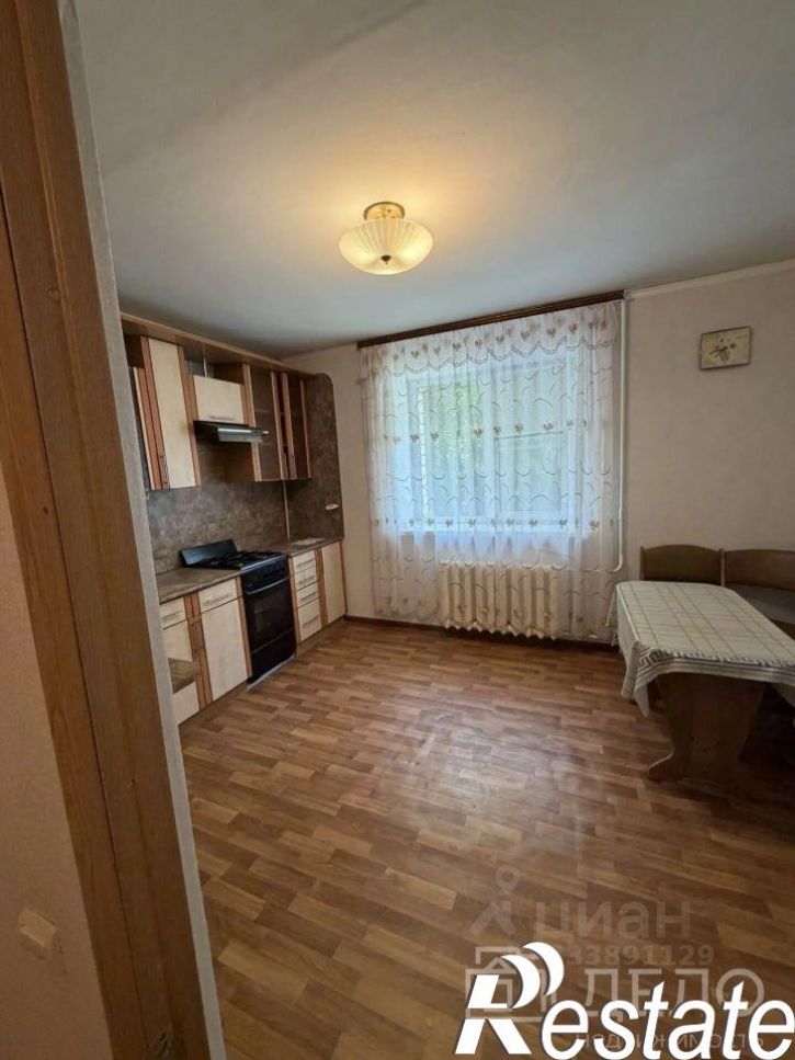 2-комн квартира Комбайновая улица, 28,  д. 28