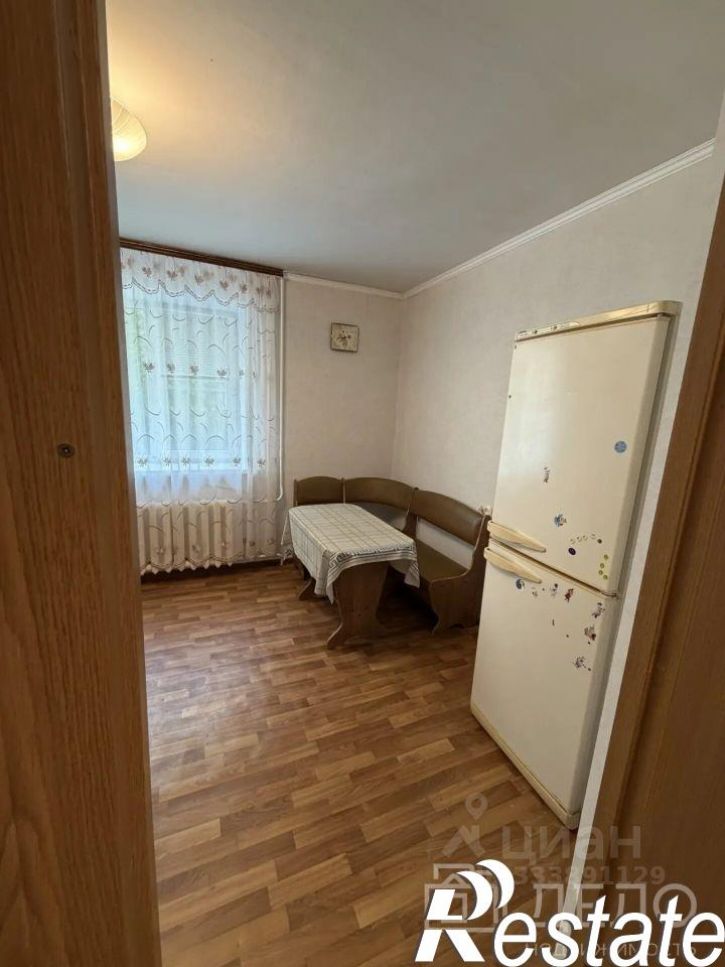 2-комн квартира Комбайновая улица, 28,  д. 28