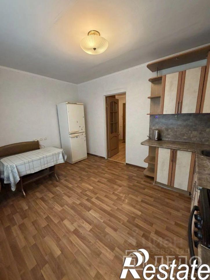 2-комн квартира Комбайновая улица, 28,  д. 28