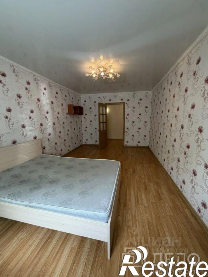 2-комн квартира Комбайновая улица, 28,  д. 28